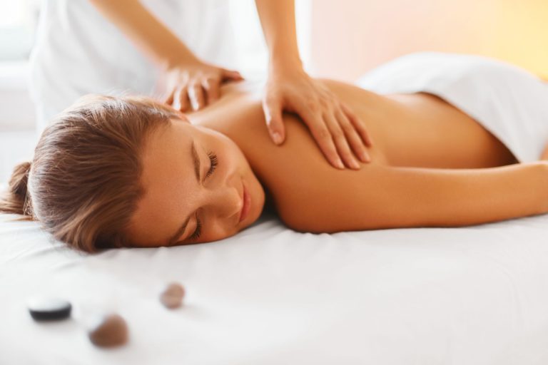 Read more about the article Revitalize Your Body and Mind: 9 Amazing Benefits of Massage Therapy