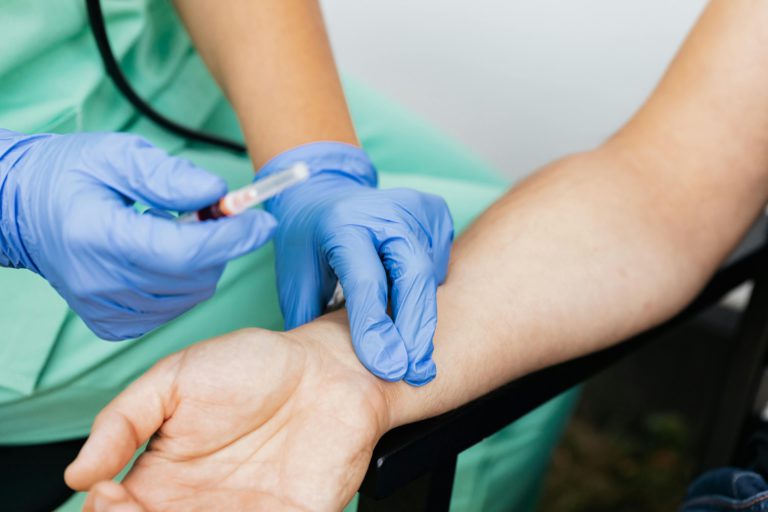 Read more about the article What Is Therapeutic Phlebotomy? Conditions and Benefits