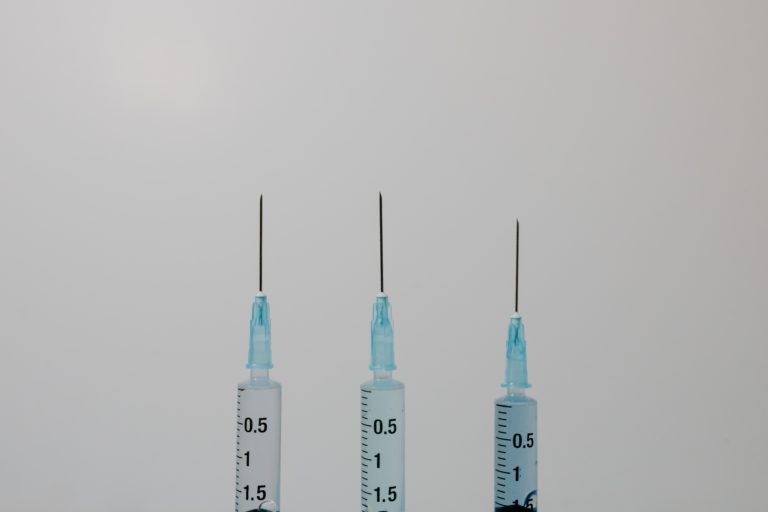 Read more about the article Used Needle: Risks, Disposal, and Safety Guidelines